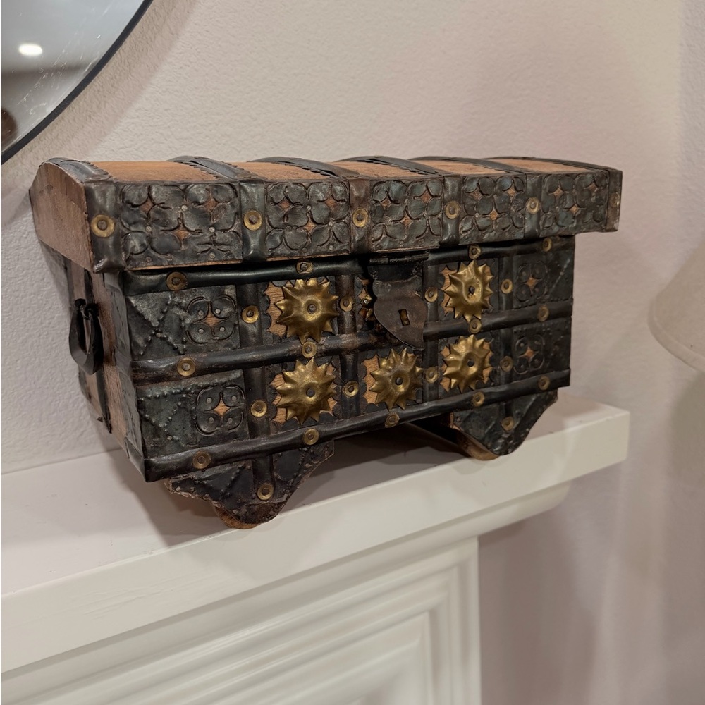 Vintage Handcrafted Wooden Treasure Chest Trunk Brass Stud Decor Storage Box